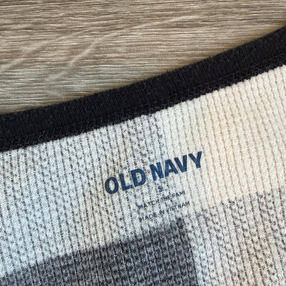 Old Navy black/white plaid pajama top - Picture 2 of 3